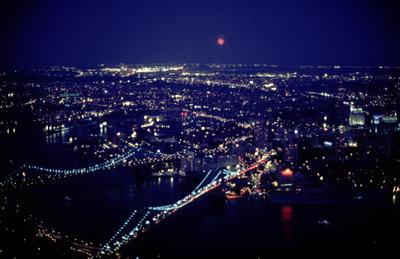 [lūnae ortus, Nouī Eborācī]