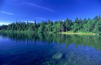 [lacus, in Canadae Terrā Nouā]